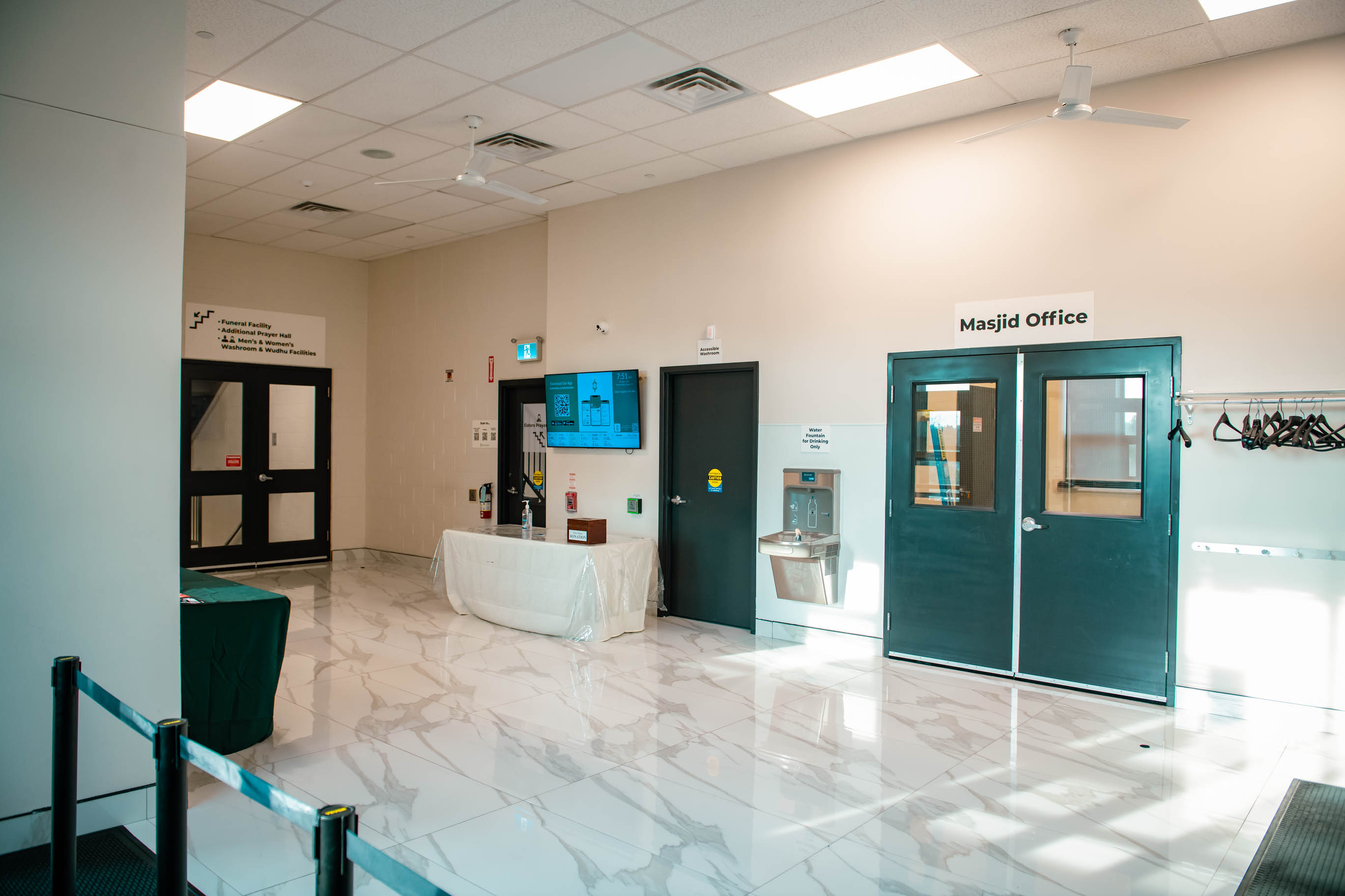 Barrie Mosque community moment DSC 6300