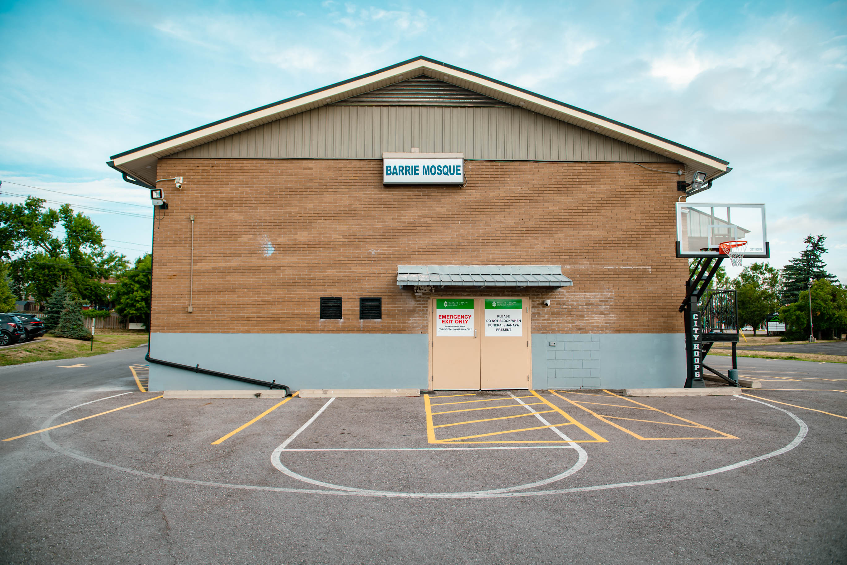 Barrie Mosque community moment DSC 6449