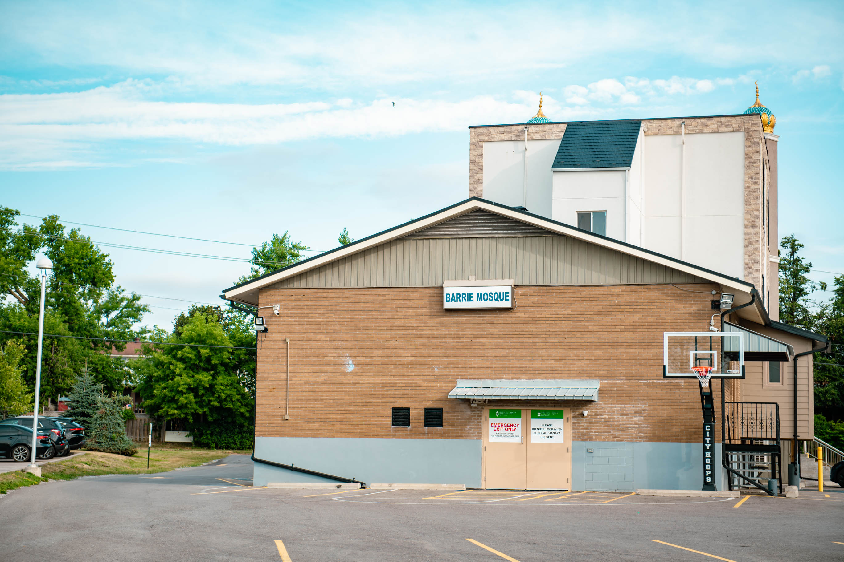 Barrie Mosque community moment DSC 6456