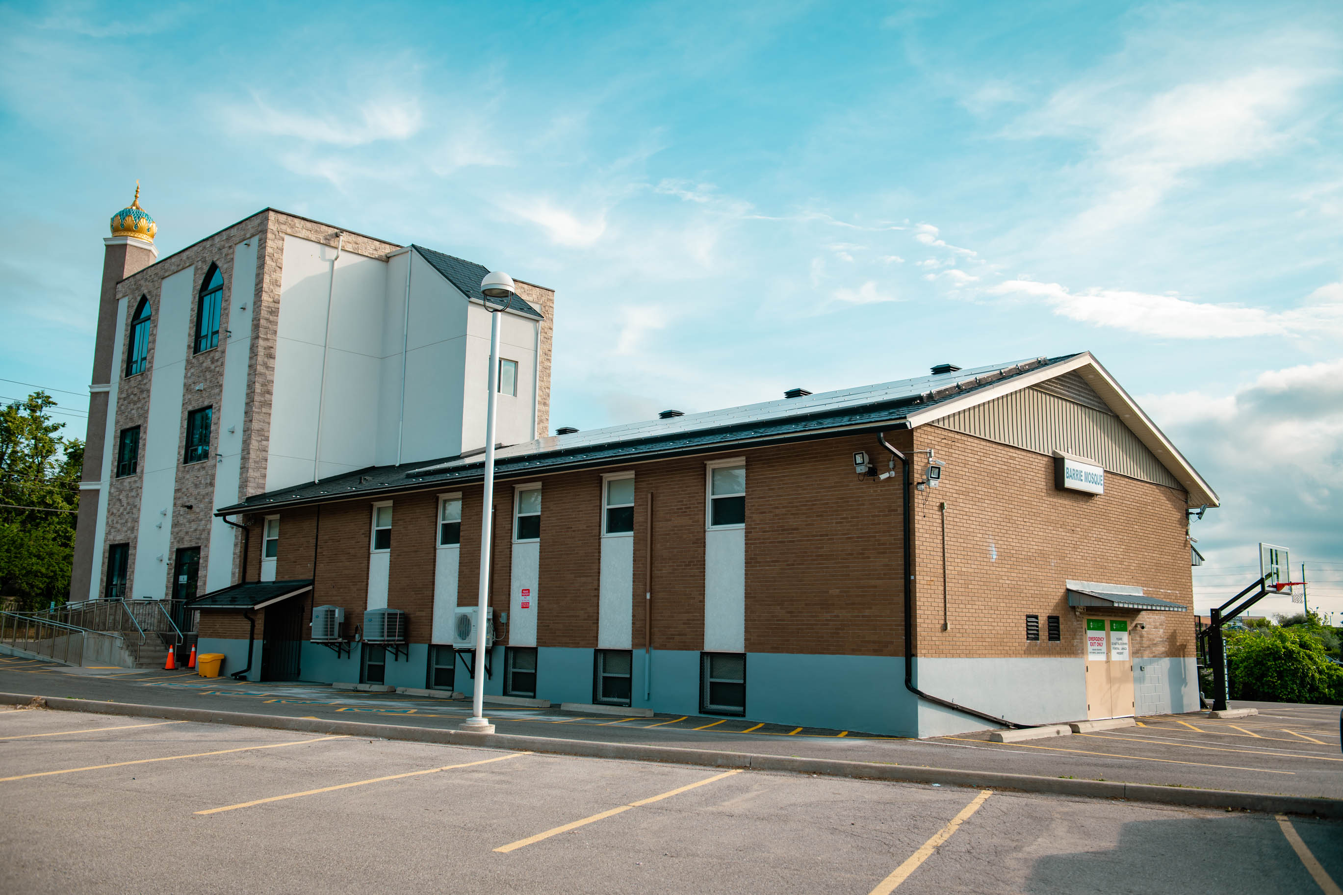 Barrie Mosque community moment DSC 6468